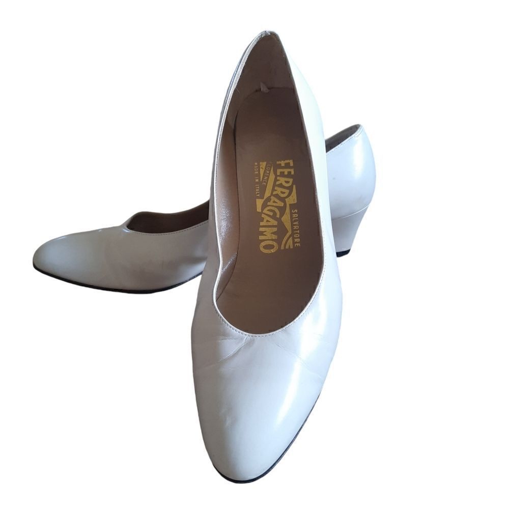 SALVATORE FERRAGAMO  Cream Kitten Heel Pump